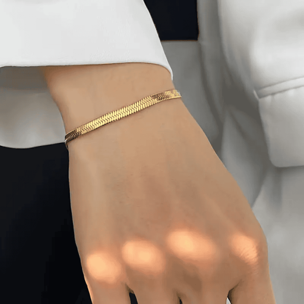 Home v3 231 Flat Snake Bone Chain Bracelet