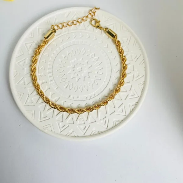 Home v3 217 Twisted Chain Bracelet