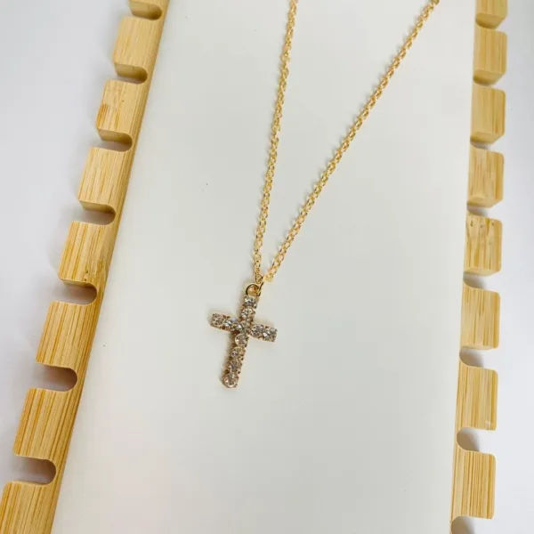 Home v3 105 Cross Necklace for Women – Silver & Stylish