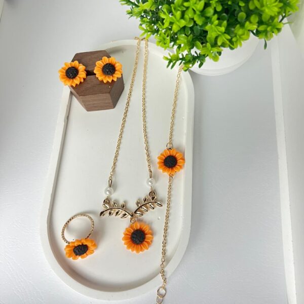 Home v3 147 14K Golden Plated Sunflower Jewelry Set