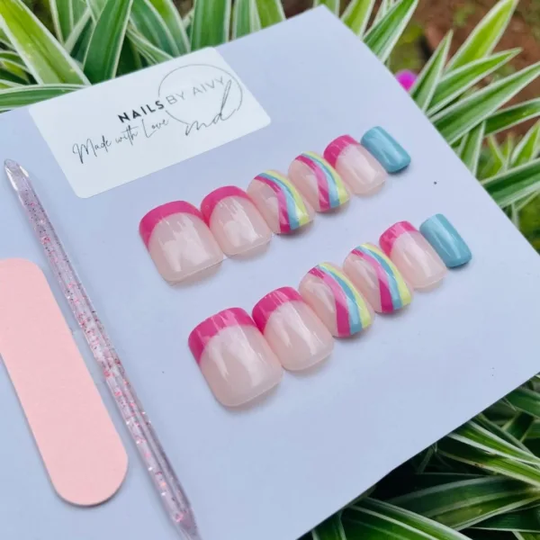 Home v3 70 Press-on Nails – Pastel colors